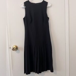 Theory Black Wool Blend Pleated Black Dress Suiting Size 4